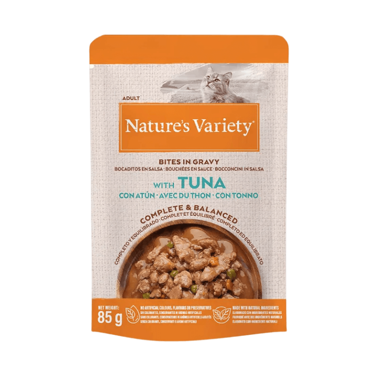 Envase de Nature's Variety Bocaditos en Salsa de Atún 85gr Grain Free para gatos, comida húmeda completa con atún.