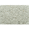 Textura detallada de la arena aglomerante de bentonita Gloria, de color blanco y gris, sin perfume, en formato de 10kg.