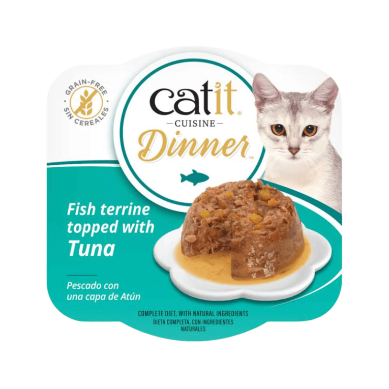 Tarrina de comida húmeda Catit Cuisine Dinner sabor Pescado con una capa de Atún, un paté completo, sin cereales, en un envase turquesa.