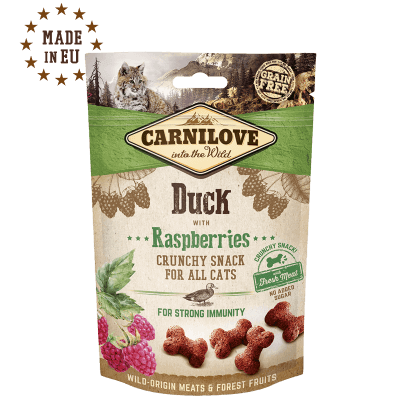 Envase de Carnilove Crunchy Snack Pato enriquecido con Frambuesas para gatos, sin cereales ni azúcar. Promueve una inmunidad fuerte.