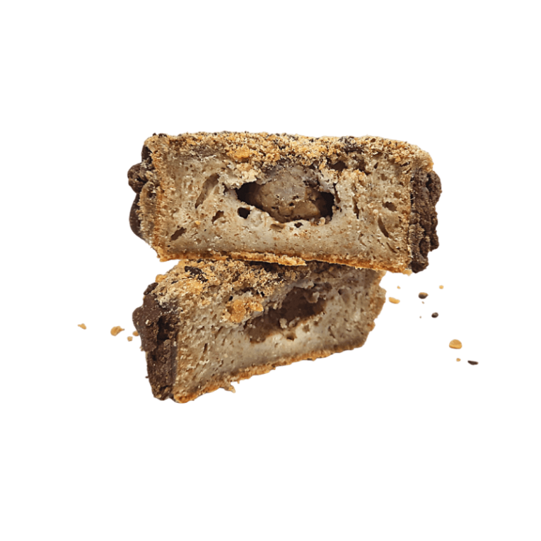 Corte interior de la Tarta Bomba de Ternera de Waniyampi, mostrando el relleno central redondeado, ideal para celebraciones caninas.