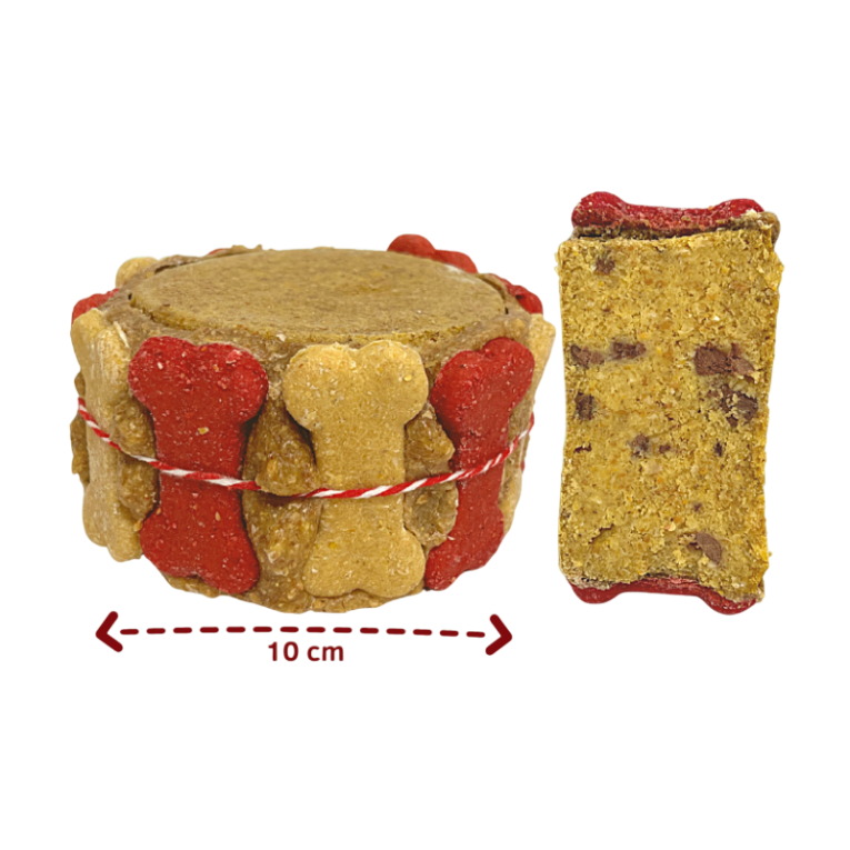 Tarta Clásica de Pollo de Waniyanpi de 10 cm, con un corte lateral que muestra la textura y los trozos internos del pastel.