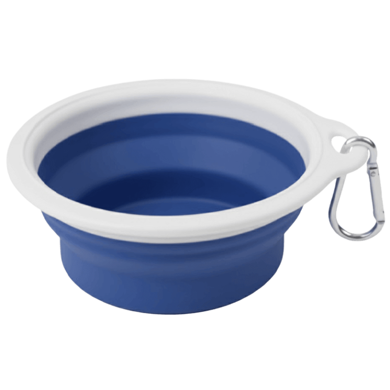 Cuenco o bebedero plegable de silicona en color azul y blanco con mosquetón para enganchar en la mochila o correa. Accesorio esencial para la hidratación de perros y gatos durante viajes y paseos largos.
