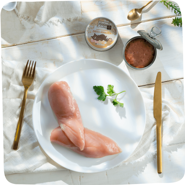 MjAMjAM Filete Pollo Gato 80g, alimento complementario gourmet con filetes de pollo crudos.