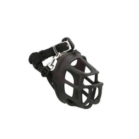 Detalle lateral e inferior del bozal tipo cesta Zeus Alpha para perros mostrando la flexibilidad del material TPR en Piensos Anlú.