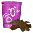 Bolsa de SnackOMio tiras de carne de conejo para perros junto al producto