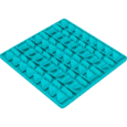 Vista diagonal del mantel Trixie Lick'n'Snack de 30cm de color turquesa, resaltando la forma cuadrada y el diseño de la cuadrícula de obstáculos triangulares.