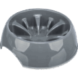 Vista lateral y en ángulo del comedero Slow Feeding Napf de plástico Trixie de 25cm, color gris oscuro, mostrando el diseño de rayos internos y el corte ergonómico en el borde exterior.