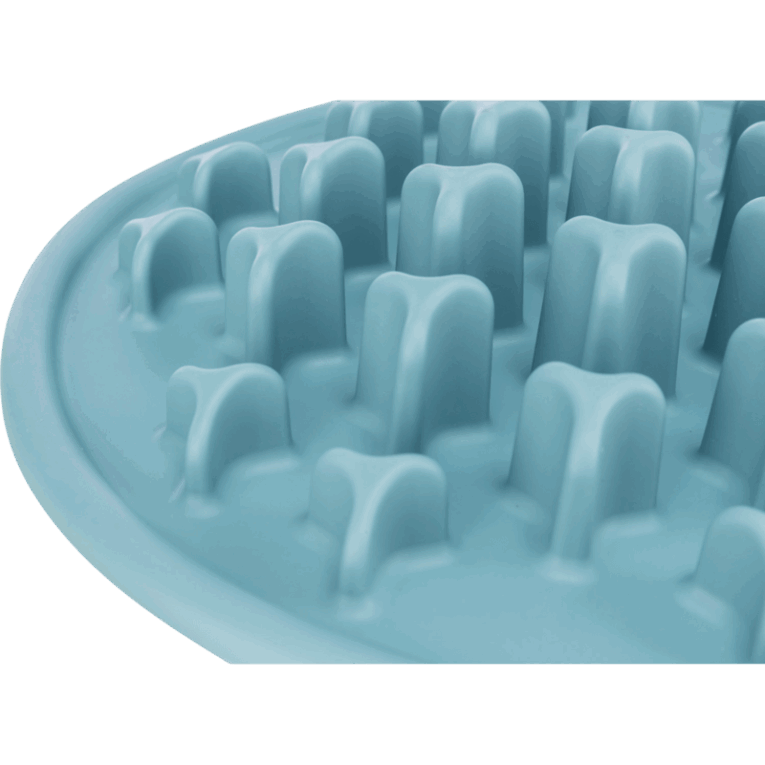 Detalle de la superficie de pilares de silicona azul del mantel Slow Feeding Trixie. Ideal para forzar la masticación lenta y mejorar la digestión en mascotas.