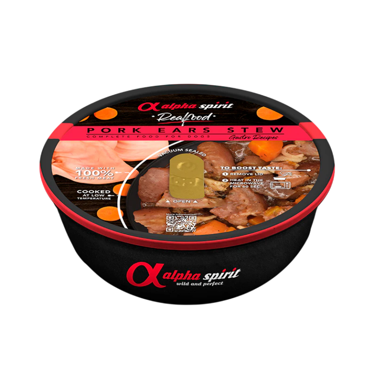 Composición: 97% oreja de cerdo fresca en su salsa, guisantes, zanahorias, boniato, especias. Componentes Analíticos: Proteína Bruta: 12,2%, Grasa bruta: 13,3%, Fibra bruta: 0,7%, Ceniza bruta: 0,7%, Humedad: 73,8%, Energía metabolizable por kg: 1657 Kcal – 6933 Kj Aditivos Nutricionales por kg: Vitaminas: Vitamina A (3a672a) 8011 IU, Vitamina D3 (3a671) 513 IU, Vitamina E (3a700) 160 IU. Minerales: 3b503 (Mn:3.2), 3b103 (Fe:22), 3b405 (Cu:4.3), 3b603 (Zn:35), 3b201 (I:0.5). Recomendaciones de Uso: Consulta la tabla de necesidades diarias de alimento como punto de referencia, variando la cantidad según la edad, nivel de actividad, peso y raza de tu perro. Una vez abierto, conservar en el frigorífico hasta 24 horas. Para potenciar la experiencia, retira la tapa y calienta 60 segundos en el microondas. Información Adicional: Apto para perros de todas las razas y tamaños. Almacenar en un lugar fresco y seco. Servir a temperatura ambiente o ligeramente calentado.