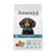 COMPOSICIÓN: cerdo ibérico preparado en fresco 68% (usamos 140 kg de cerdo ibérico preparado en fresco para producir 100 kg de nuestro producto), patata deshidratada, guisantes verdes enteros, fibra de manzana, aceite de pollo (protegido con tocoferoles naturales), hidrolizado de hígado de cerdo, minerales, levaduras (Saccharomyces cerevisiae), semillas de lino (fuente natural de ácidos grasos ω3), aceite de pescado (protegido con tocoferoles naturales), tapioca, boniato, glucosamina 1400 mg/kg, brócoli deshidratado, kale deshidratada, arándanos rojos, spirulina, alga kelp, krill del antártico, calabaza deshidratada 1000 mg/kg, zanahoria blanca 1000 mg/kg, jengibre 1000 mg/kg, achicoria (fuente de FOS) 1000 mg/kg, condroitina 1000 mg/kg, pared celular hidrolizada de levaduras (fuente de MOS) 1000 mg/kg, romero, Yucca schidigera, naranja deshidratada 500 mg/kg. COMPONENTES ANALÍTICOS: proteína bruta 27,00%, grasa bruta 18,50%, ácidos grasos omega-3 0,50%, ácidos grasos omega-6 2,65%, fibra bruta 2,50%, ceniza bruta 7,25%, calcio 1,30%, fósforo 0,90%, energía metabolizable 3965 kcal/kg. ADITIVOS NUTRICIONALES: vitamina A 22500 UI/kg, vitamina D3 2000 UI/kg, vitamina E 500 mg/kg, vitamina C 125 mg/kg, hierro (quelato de hierro (II) de aminoácidos, hidratado) 63 mg/kg, cobre (quelato de cobre (II) de aminoácidos, hidratado) 5 mg/kg, manganeso (quelato de manganeso de aminoácidos, hidratado) 24 mg/kg, zinc (quelato de zinc de aminoácidos, hidratado) 85 mg/kg, selenio (levadura selenizada Saccharomyces cerevisiae NCYC R397, inactivada, complejo de levadura de selenio) 0,20 mg/kg, taurina 300 mg/kg, L-carnitina 50 mg/kg. ADITIVOS TECNOLÓGICOS: antioxidantes: extractos de tocoferol de aceites vegetales,  ADITIVOS ZOOTÉCNICOS: probiótico Bacillus velezensis C-3102 (DSM 15544) 1 x 109 UFC/kg. ¡Satisface el paladar de tu perro mini exigente con Amanova Adult Mini Exigent Pork! Compra ahora y dale a tu mascota una alimentación deliciosa y saludable. Información Adicional: Apto para perros de razas pequeñas. Almacenar en un lugar fresco y seco. Consultar la tabla de alimentación para ajustar la cantidad diaria según el peso y la actividad del perro.