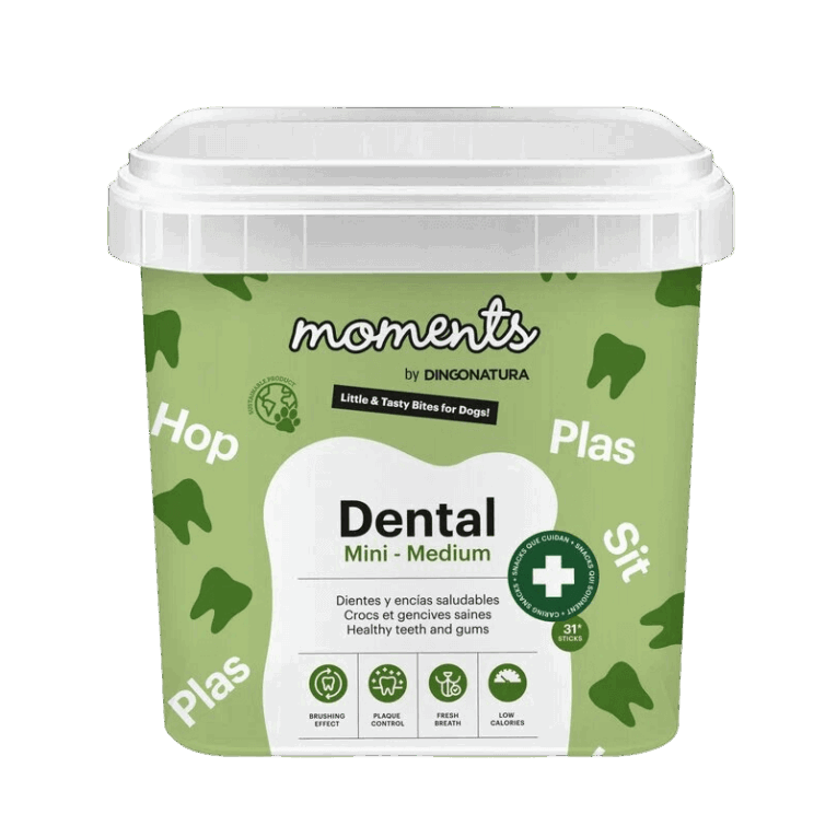 Cubo de 500 gramos de barritas dentales Moments Dental Mini-Medium. Snacks de pollo para perros pequeños y medianos, para mantener dientes y encías saludables.