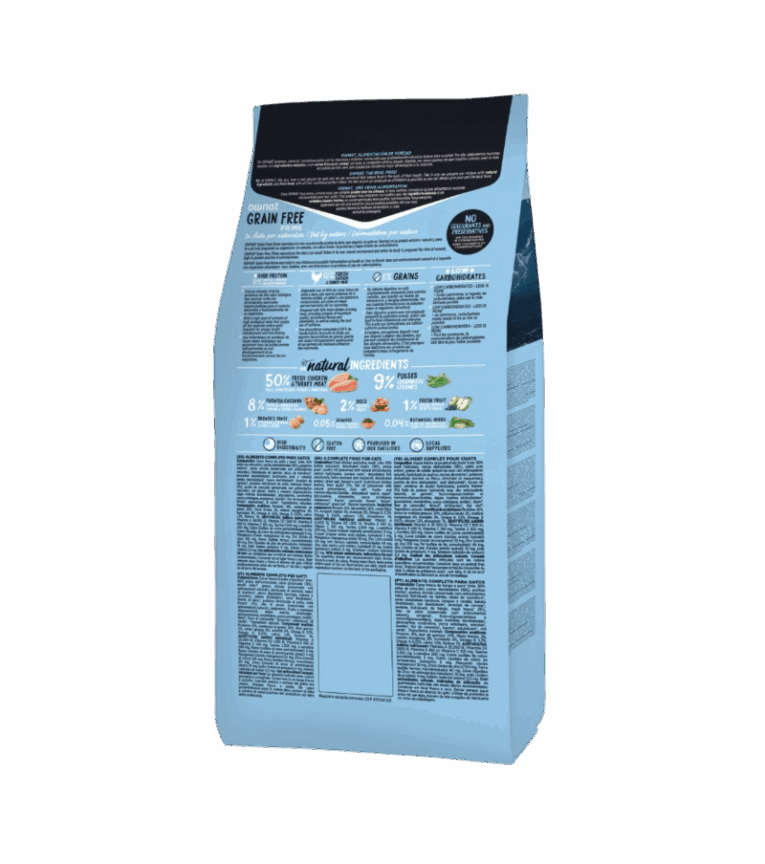 Parte trasera del saco de pienso OwNat Prime Grain Free Kitten, mostrando la composición analítica, ingredientes y porcentajes. Se detallan 8% de proteína y 9% de fibra.