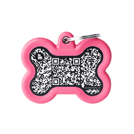 La placa Hushtag Plus: tu aliada en caso de pérdida Imagina esta situación: tu mascota se ha perdido y está lejos de casa. Pero no te preocupes, ¡la placa Hushtag Plus está ahí para ayudar! Gracias a su sistema de identificación doble, cualquier persona que encuentre a tu mascota podrá contactarte de inmediato, ya sea escaneando el código QR o leyendo el grabado. ¡Volveréis a estar juntos en un abrir y cerrar de ojos!